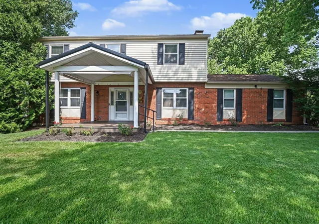 Homes for sale in Anderson Twp, OH | 1896 Velma Ct, Anderson Twp, OH 45255 | MLS# 1884776