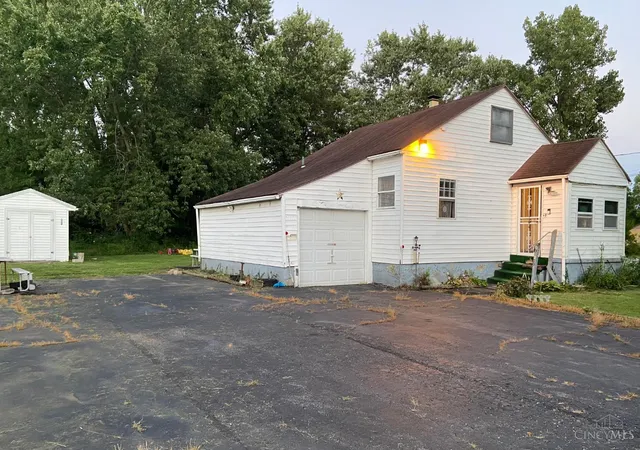 Photo 3 of Single family home for sale at 1390 Olt Rd, Dayton, OH 45417 | MLS# 1884779 | Listing updated on 2026-07-31