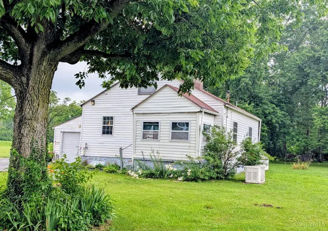 Photo 3 of Single family home for sale at 1390 Olt Rd, Dayton, OH 45417 | MLS# 1884779 | Listing updated on 2026-07-31