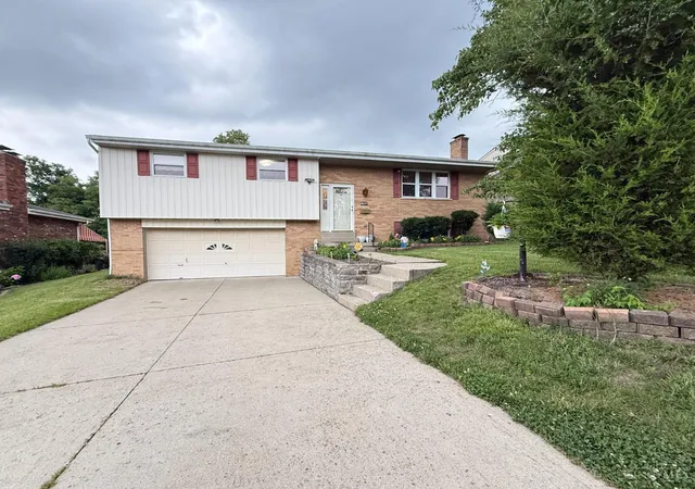 Homes for sale in Green Twp, OH | 3762 Ridgedale Dr, Green Twp, OH 45247 | MLS# 1884768