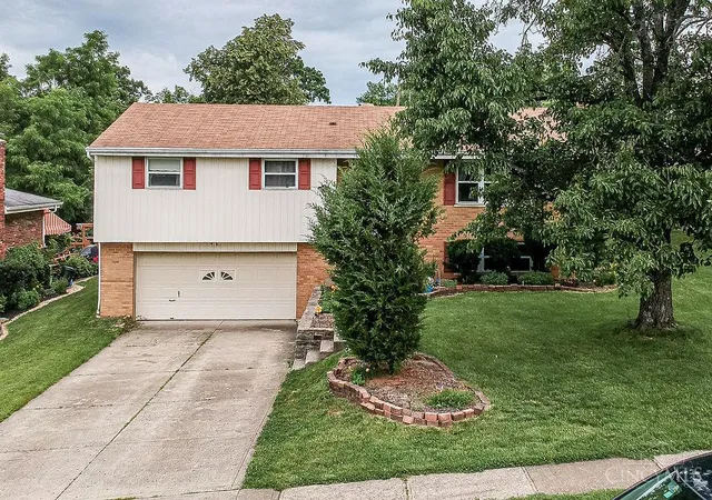 Homes for sale in Green Twp, OH | 3762 Ridgedale Dr, Green Twp, OH 45247 | MLS# 1884768