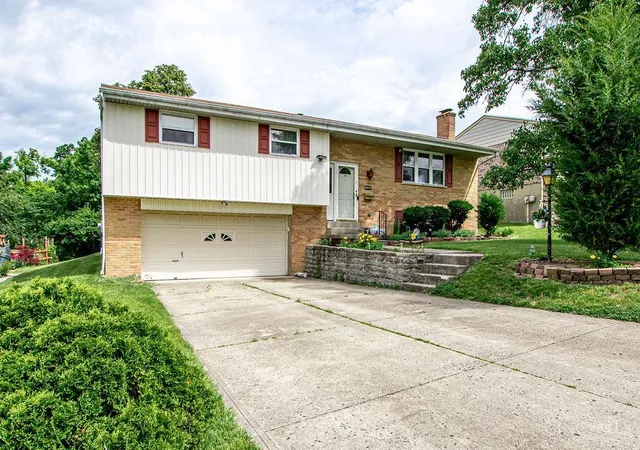 Homes for sale in Green Twp, OH | 3762 Ridgedale Dr, Green Twp, OH 45247 | MLS# 1884768