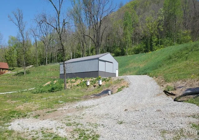 4th image of 8122 Stringtown Rd, Aberdeen, OH 45101 | MLS# 1884772