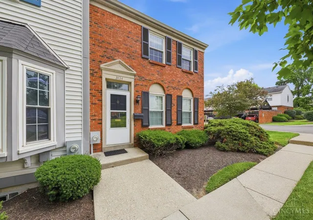 2nd image of 3434 Sunbury Ln, Cincinnati, OH 45251 | MLS# 1884789