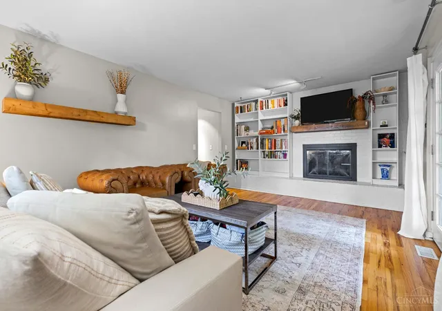 2nd image of 1207 Isis Ave, Cincinnati, OH 45208 | MLS# 1884703
