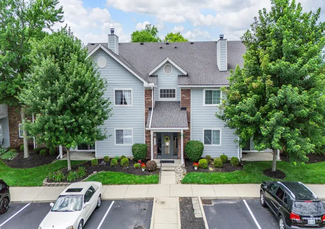 Homes for sale in Centerville, OH | 6591 Brigham Sq #7, Centerville, OH 45459 | MLS# 1884805