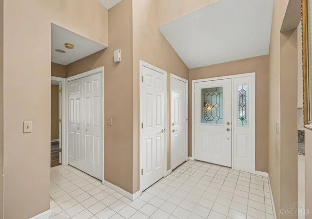 Homes for sale in Cincinnati, OH | 5844 Byp Ct, Cincinnati, OH 45248