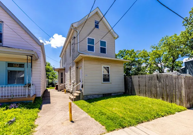 Homes for sale in Elmwood Place, OH | 305 Walnut St, Elmwood Place, OH 45216 | MLS# 1884820