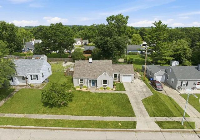 Homes for sale in Hamilton, OH | 1526 Colony Ter, Hamilton, OH 45013 | MLS# 1884655