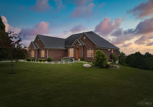 Homes for sale in New Market Twp, OH | 6880 Oak Ridge Rd, New Market Twp, OH 45133 | MLS# 1884822