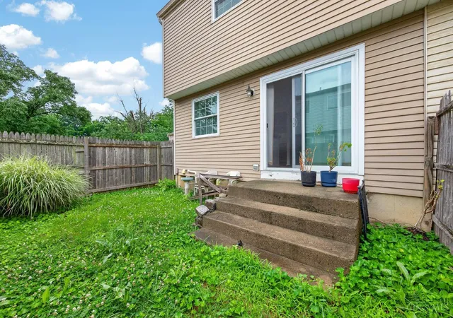 Homes for sale in Union Twp, OH | 4620 Courtwood Circle, Union Twp, OH 45103 | MLS# 1884824