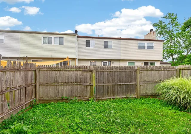 Homes for sale in Union Twp, OH | 4620 Courtwood Circle, Union Twp, OH 45103 | MLS# 1884824
