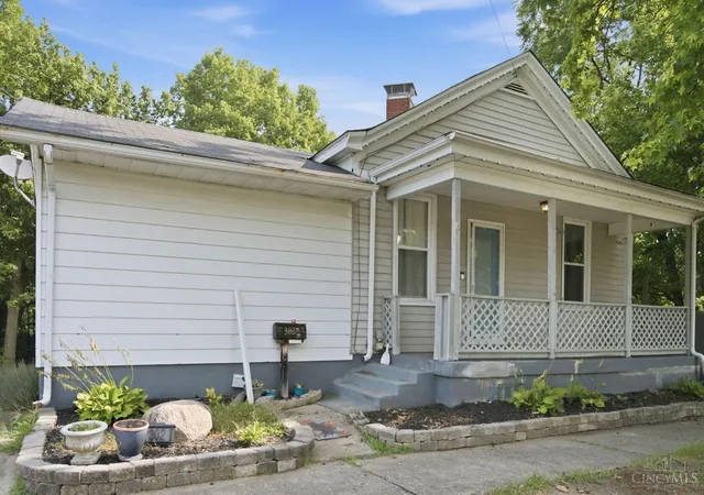 Homes for sale in Hamilton, OH | 302 Haldimand Ave, Hamilton, OH 45013 | MLS# 1884813
