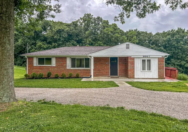 Homes for sale in Anderson Twp, OH | 8667 Susanview Ln, Anderson Twp, OH 45244 | MLS# 1884845