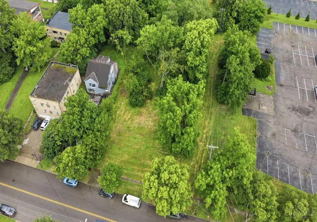 Homes for sale in Cincinnati, OH | 1143 Towne St, Cincinnati, OH 45216 | MLS# 1884876