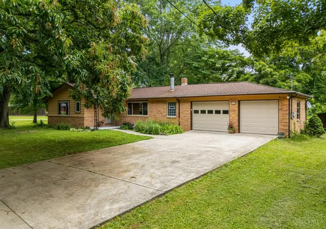 Homes for sale in Loveland, OH | 9032 Oak Dr, Loveland, OH 45140 | MLS# 1884858