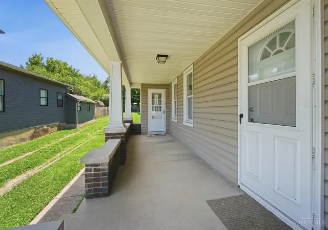Homes for sale in Hamilton, OH | 533 Ross Ave, Hamilton, OH 45013 | MLS# 1884910
