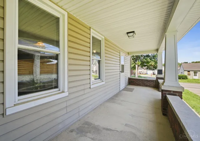 Homes for sale in Hamilton, OH | 533 Ross Ave, Hamilton, OH 45013 | MLS# 1884910