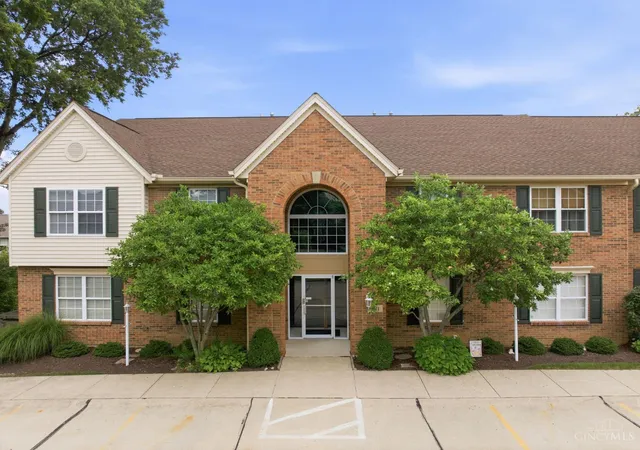 Homes for sale in Delhi Twp, OH | 621 Covedale Ave #3, Delhi Twp, OH 45238 | MLS# 1884761