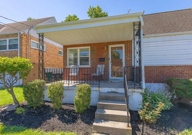 Homes for sale in Cincinnati, OH | 5283 Highview Dr, Cincinnati, OH 45238 | MLS# 1884906