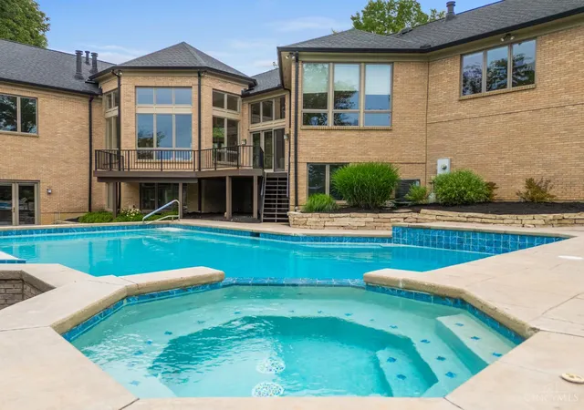 Photo 4 of Single family home for sale at 5035 Taft Pl, Cincinnati, OH 45243 | MLS# 1883576 | Listing updated on 2026-09-28