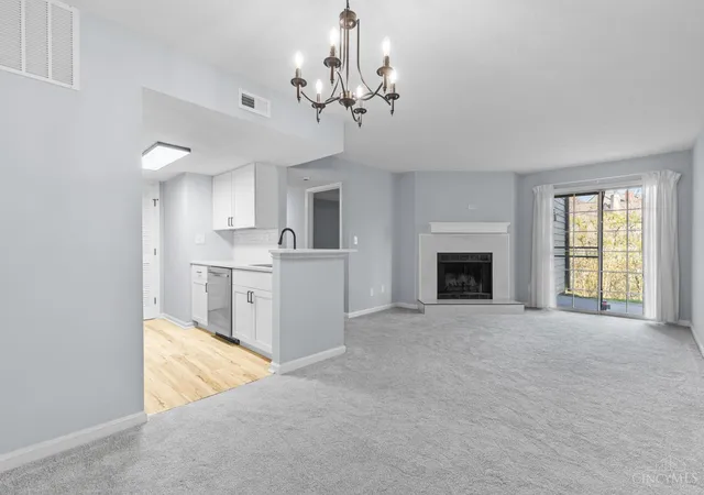 Homes for sale in Montgomery, OH | 10555 Montgomery Rd #5, Montgomery, OH 45242 | MLS# 1884882