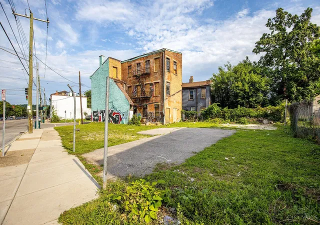 Homes for sale in Cincinnati, OH | 1600 John St, Cincinnati, OH 45214 | MLS# 1884126