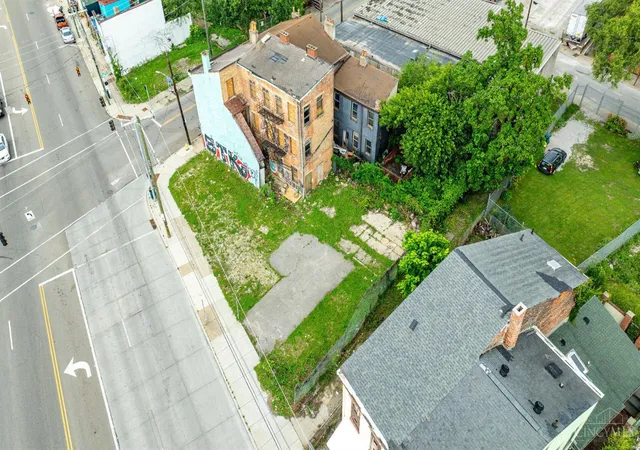 2nd image of 1602 John St, Cincinnati, OH 45214