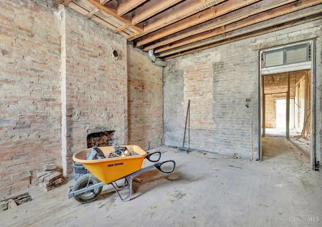 Homes for sale in Cincinnati, OH | 1602 John St, Cincinnati, OH 45214