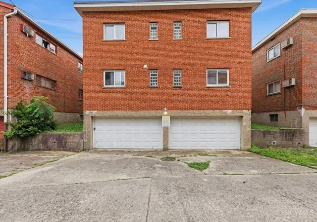 Homes for sale in Cincinnati, OH | 1582 Crest Hill Ave, Cincinnati, OH 45237 | MLS# 1884843