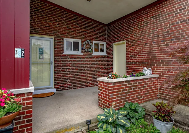 Homes for sale in Delhi Twp, OH | 362 Glen Oaks Dr, Delhi Twp, OH 45238 | MLS# 1885009