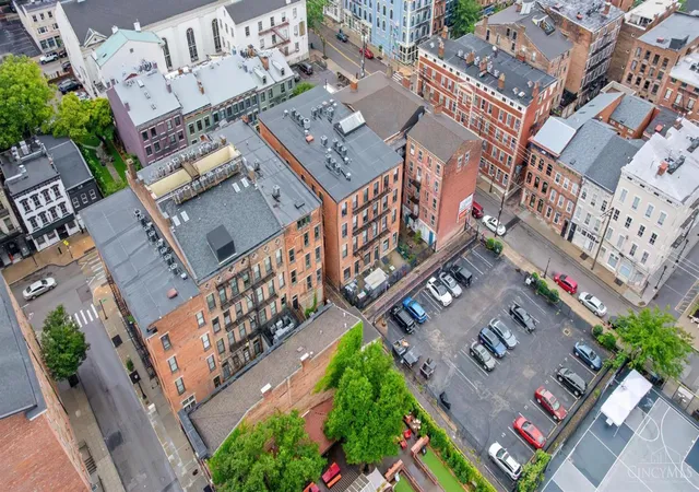 21st image of 1202 Main St #1, Cincinnati, OH 45202 | MLS# 1884927