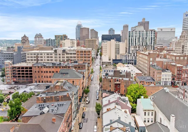 3rd image of 1202 Main St #1, Cincinnati, OH 45202 | MLS# 1884927