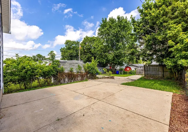 Homes for sale in Hamilton, OH | 810 N E St, Hamilton, OH 45013 | MLS# 1885020