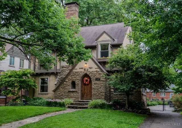 Homes for sale in Cincinnati, OH | 6182 Tulane Rd, Cincinnati, OH 45212 | MLS# 1884058