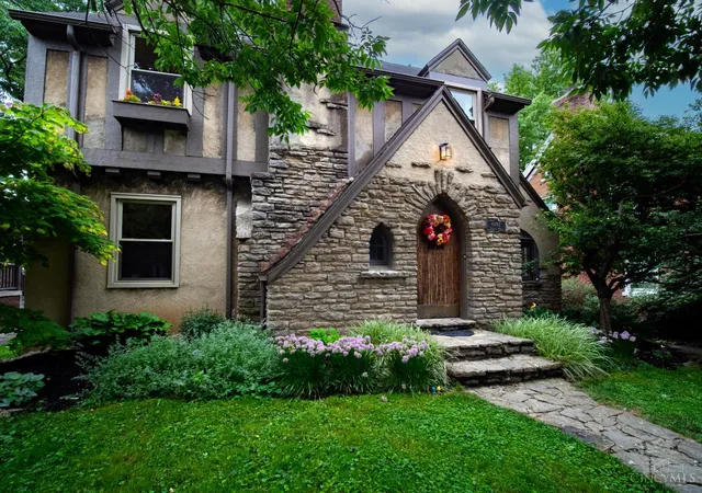 Homes for sale in Cincinnati, OH | 6182 Tulane Rd, Cincinnati, OH 45212 | MLS# 1884058
