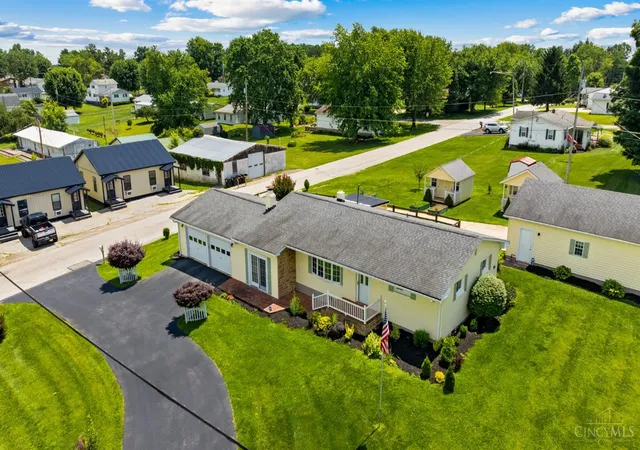 Homes for sale in West Union, OH | 13738 State Route 41, West Union, OH 45693 | MLS# 1884977