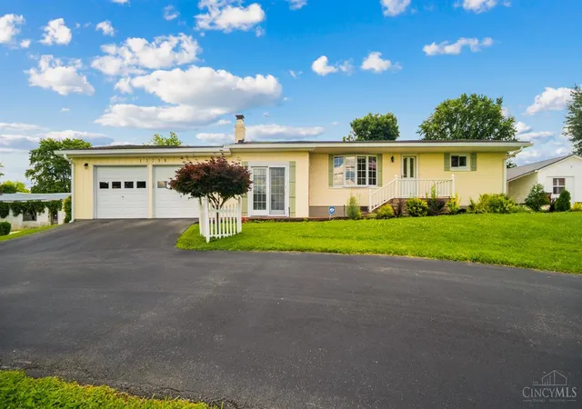 Homes for sale in West Union, OH | 13738 State Route 41, West Union, OH 45693 | MLS# 1884977