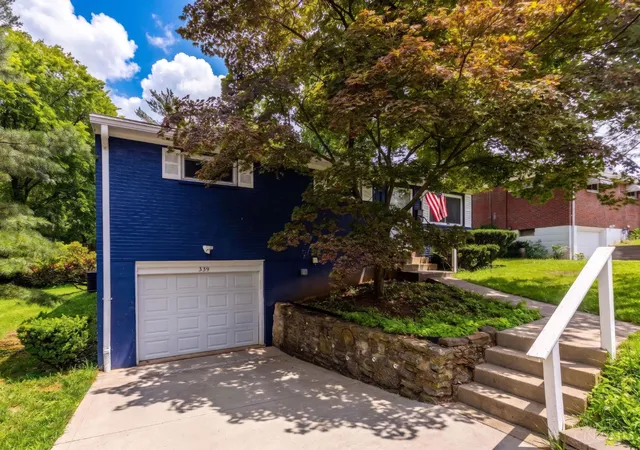 Homes for sale in Anderson Twp, OH | 1375 Washington Cir, Anderson Twp, OH 45255 | MLS# 1884981