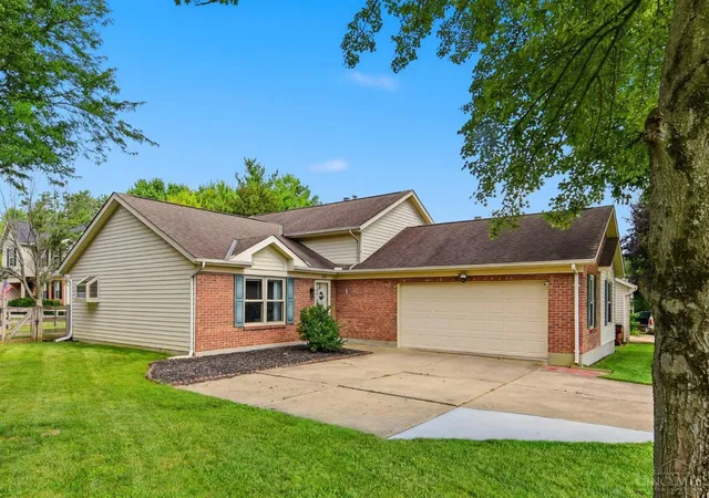 Homes for sale in Lebanon, OH | 1555 Barrington Ct, Lebanon, OH 45036 | MLS# 1885004