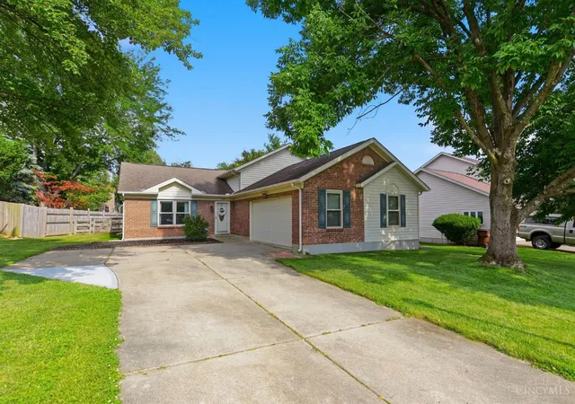 Homes for sale in Lebanon, OH | 1555 Barrington Ct, Lebanon, OH 45036 | MLS# 1885004