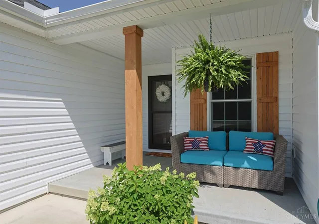 2nd image of 20588 Lakeview Dr, Lawrenceburg, IN 47025 | MLS# 1885043