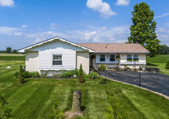 Homes for sale in Jackson Twp, OH | 5318 Farmersville Germantown, Jackson Twp, OH 45325 | MLS# 1885052