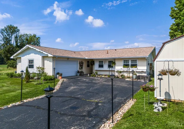 Homes for sale in Jackson Twp, OH | 5318 Farmersville Germantown, Jackson Twp, OH 45325 | MLS# 1885052