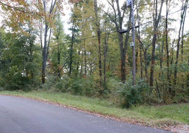 2nd image of 2298 Wilshire Cir, Stonelick Twp, OH 45122 | MLS# 1885153