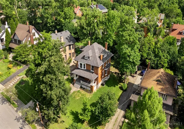 Homes for sale in Cincinnati, OH | 1028 Valley Ln, Cincinnati, OH 45229 | MLS# 1885005