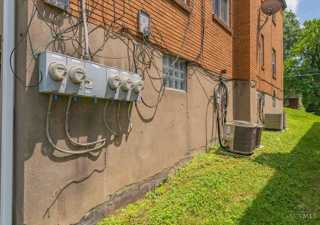 30th image of 2370 Losantiville Ave, Cincinnati, OH 45237 | MLS# 1885206