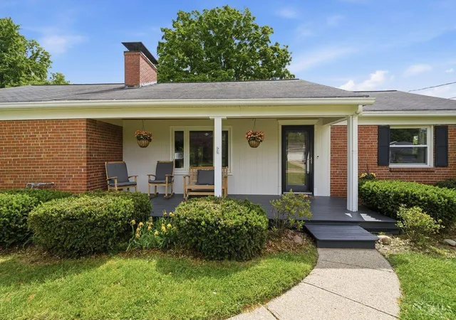 Photo 2 of Sale Pending at 10250 Kerrianna Dr, Montgomery, OH 45242 | MLS# 1885247 | Listing updated on 2026-08-24