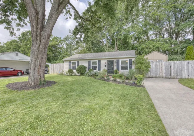 Homes for sale in Mason, OH | 947 Stratford Pl, Mason, OH 45040 | MLS# 1885178