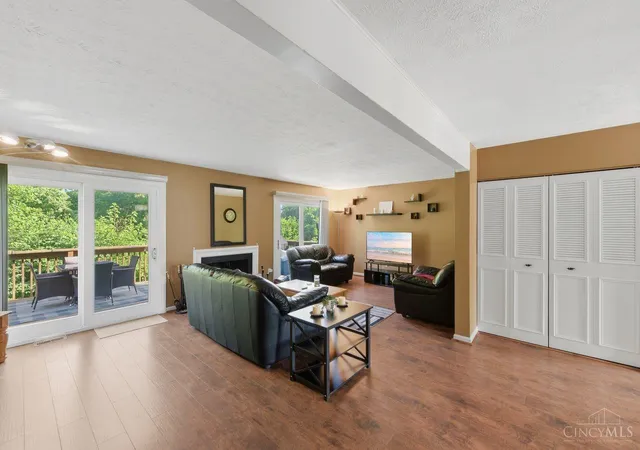 Homes for sale in Fairfield, OH | 26 Twin Lakes Dr, Fairfield, OH 45014 | MLS# 1885240